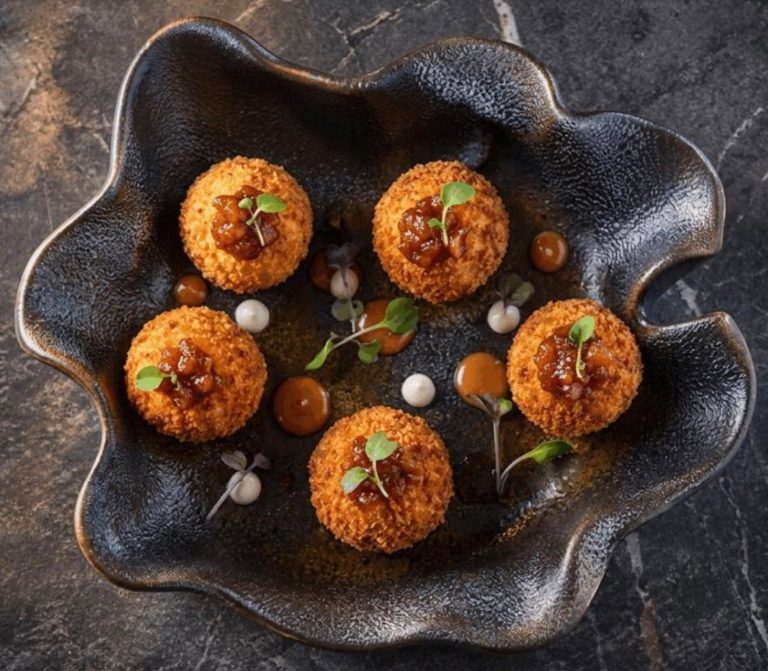 Croqueta de berenjena con corazón de sobrasada